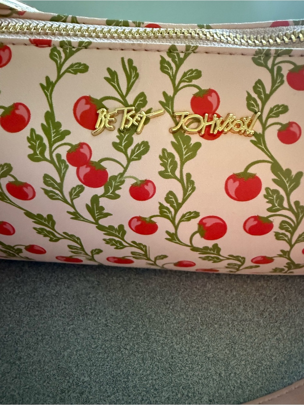 Betsey Johnson Pink Cherry-Print Crossbody bag & strawberry charm NWOT - Picture 4 of 12
